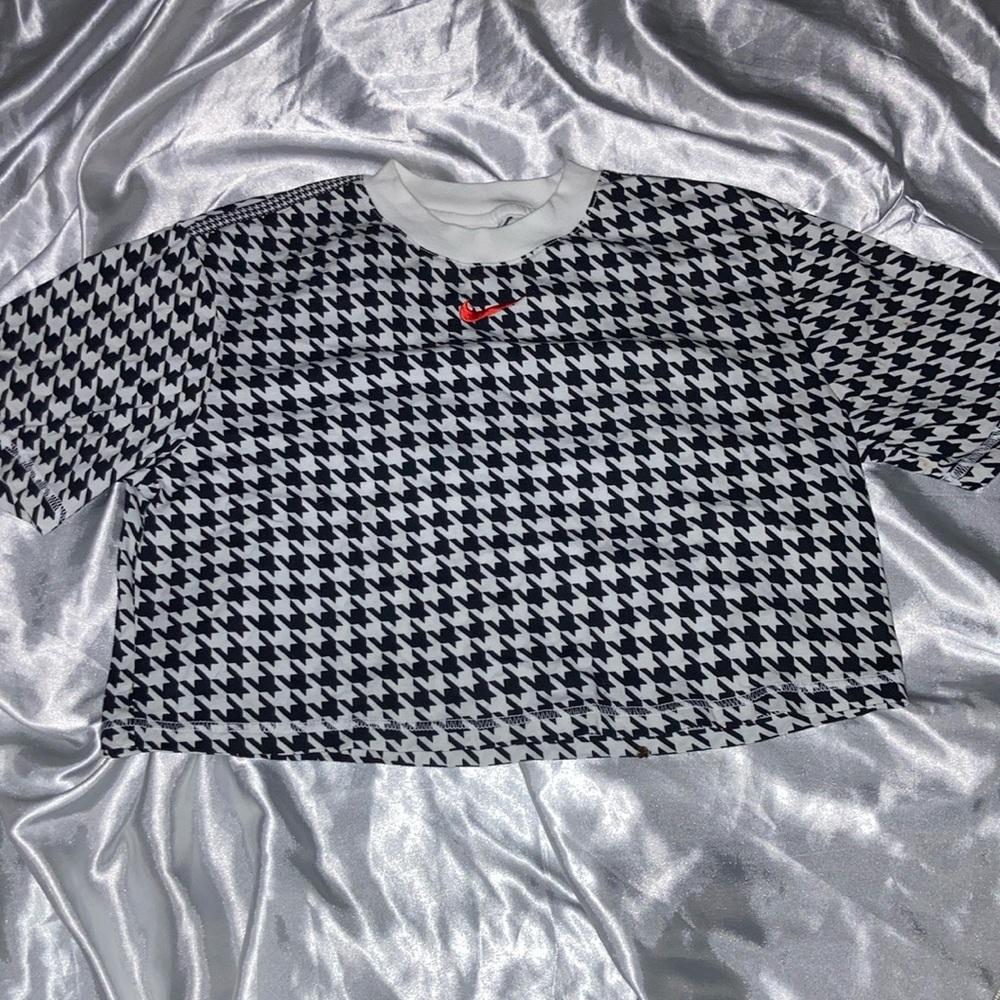 Nike Cropped Houndstooth Pattern Short Sleeve Tee